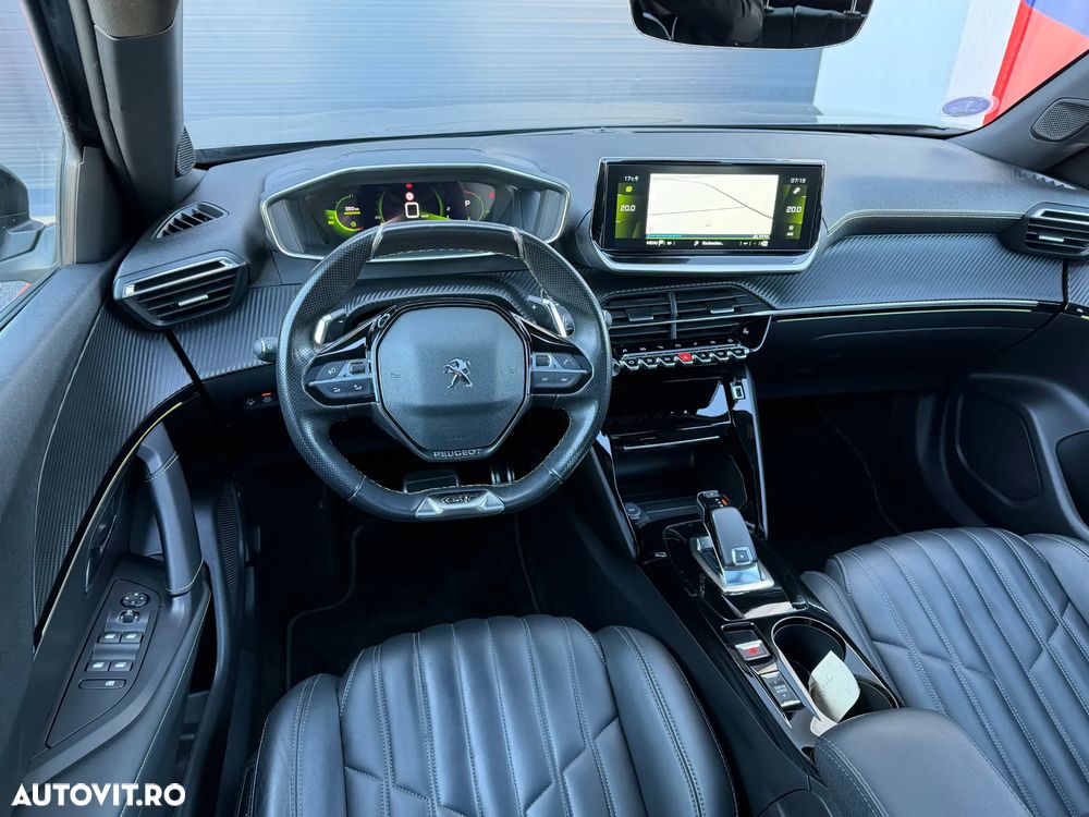 Peugeot 2008 — 8