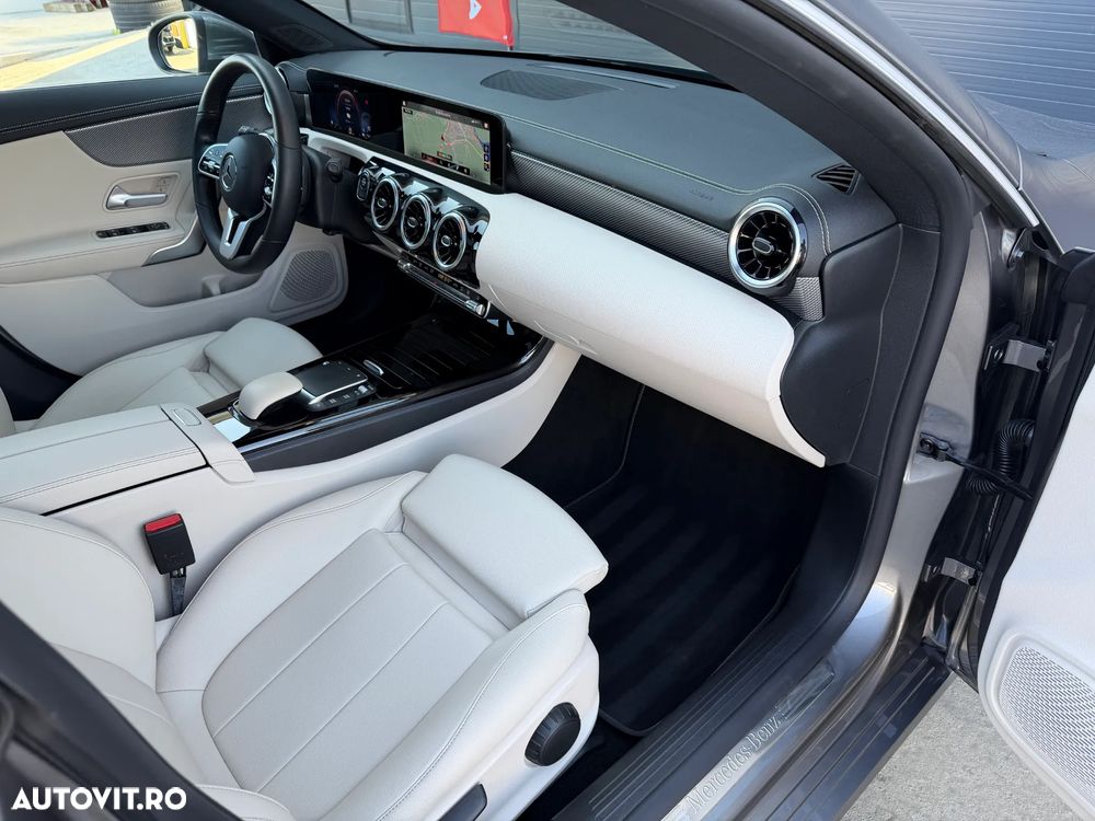 Mercedes-benz A 250 — 12