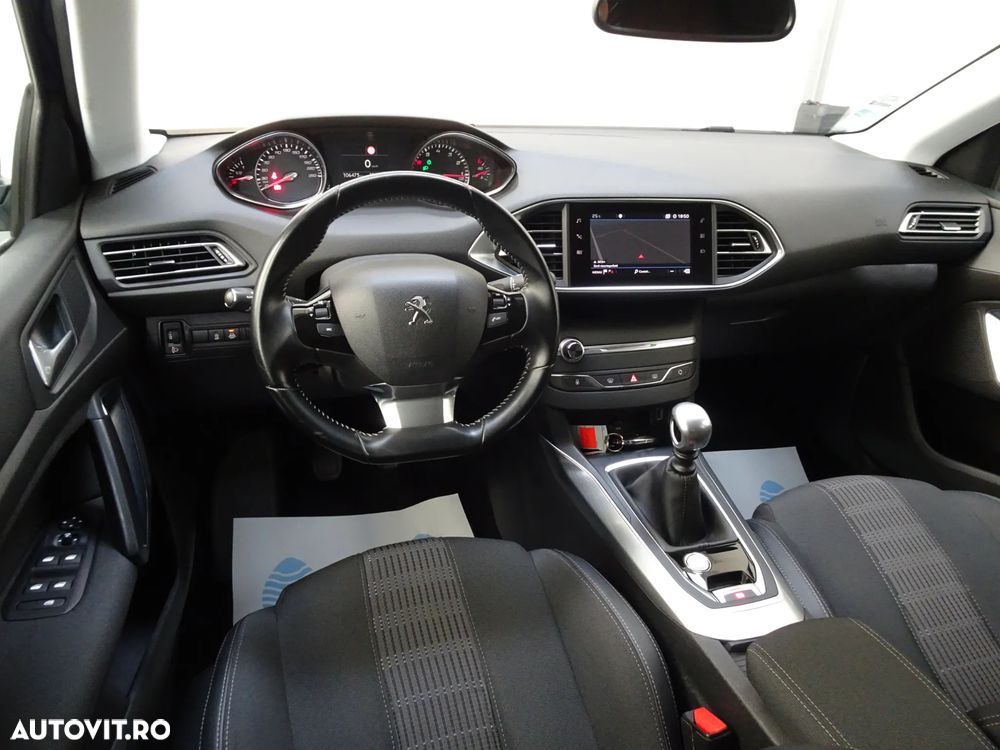 Peugeot 308 — 12