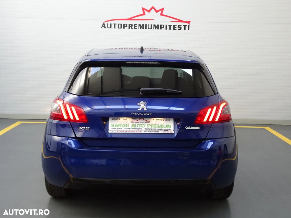 Peugeot 308 — 11