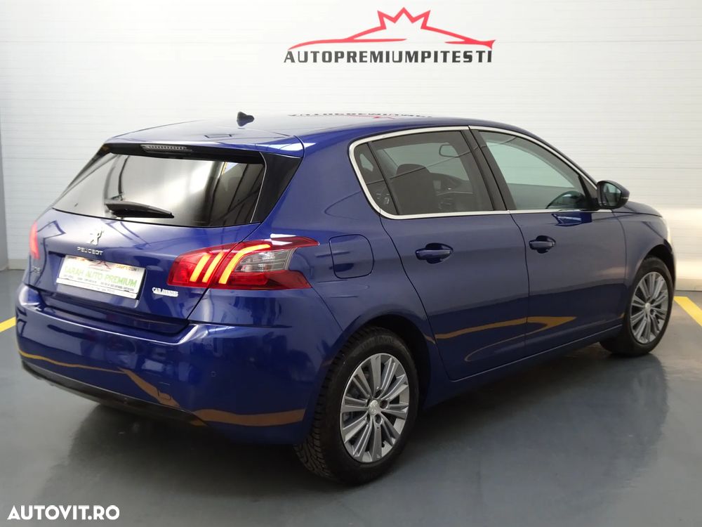 Peugeot 308 — 9