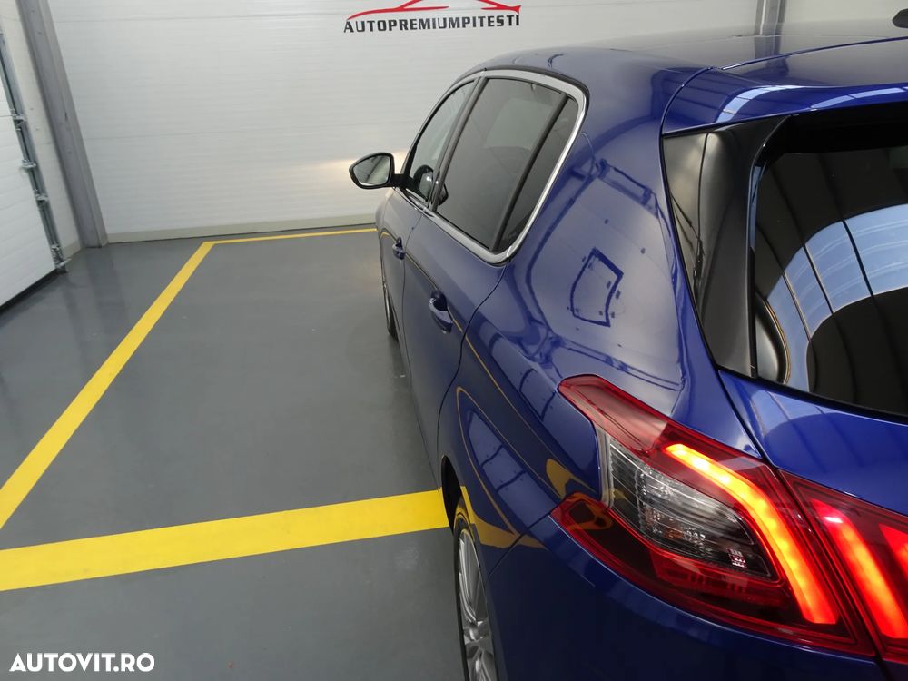 Peugeot 308 — 21