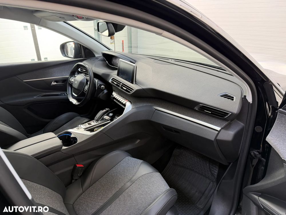 Peugeot 5008 — 8