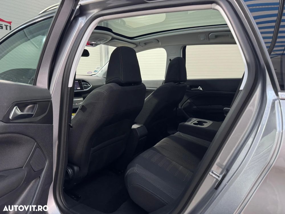 Peugeot 308 — 14