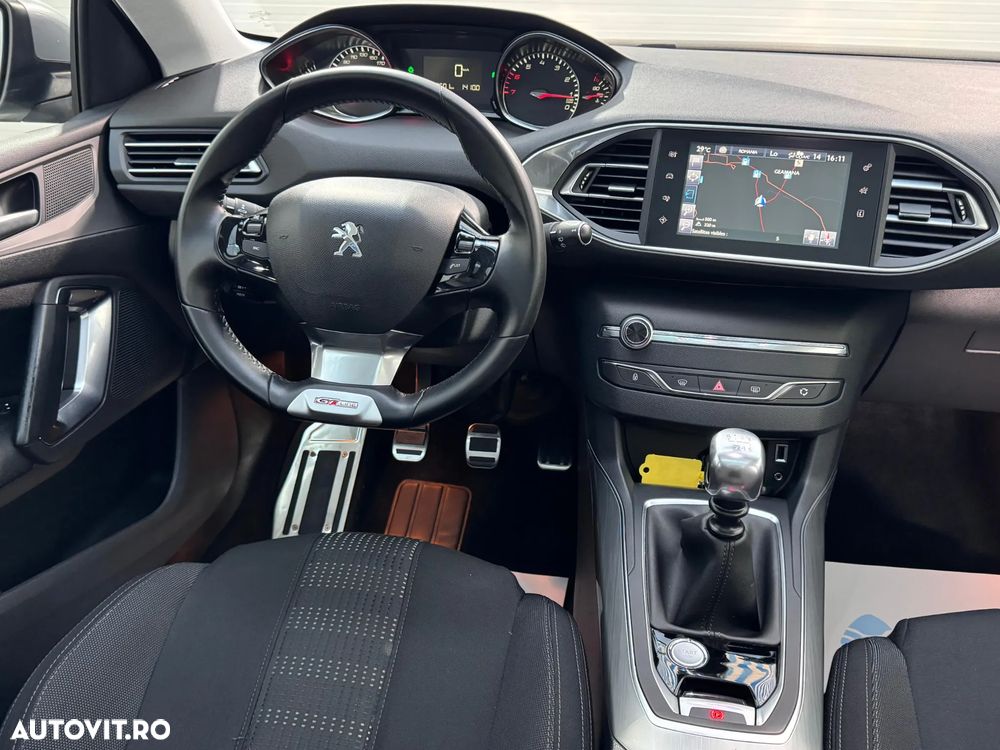 Peugeot 308 — 8