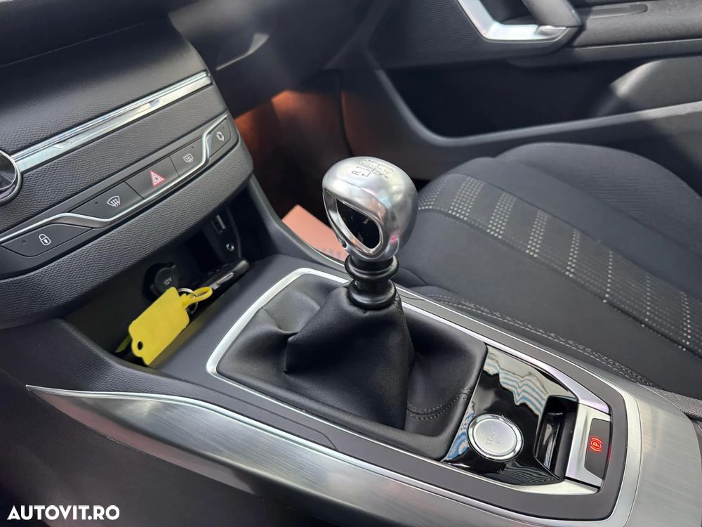 Peugeot 308 — 19
