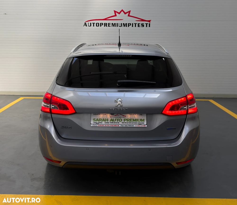 Peugeot 308 — 11