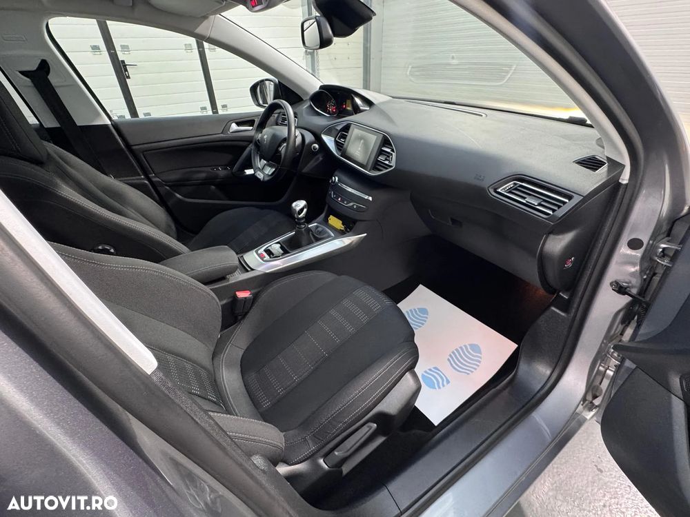 Peugeot 308 — 18
