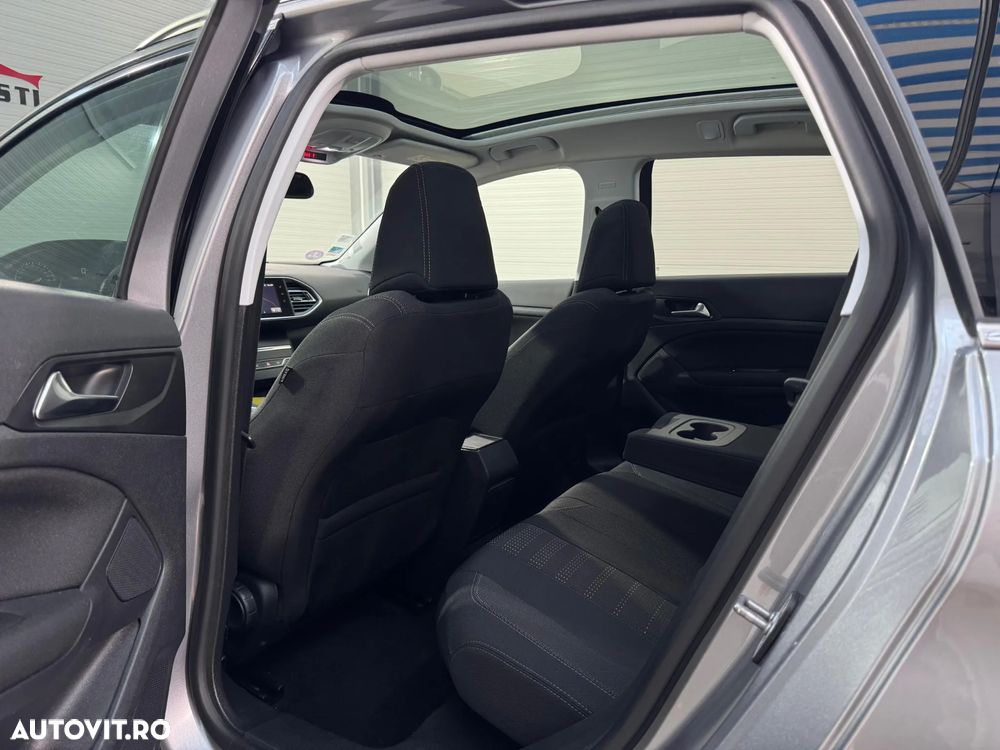Peugeot 308 — 14