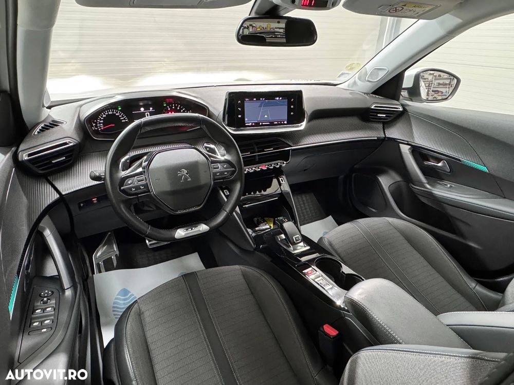 Peugeot 2008 — 13
