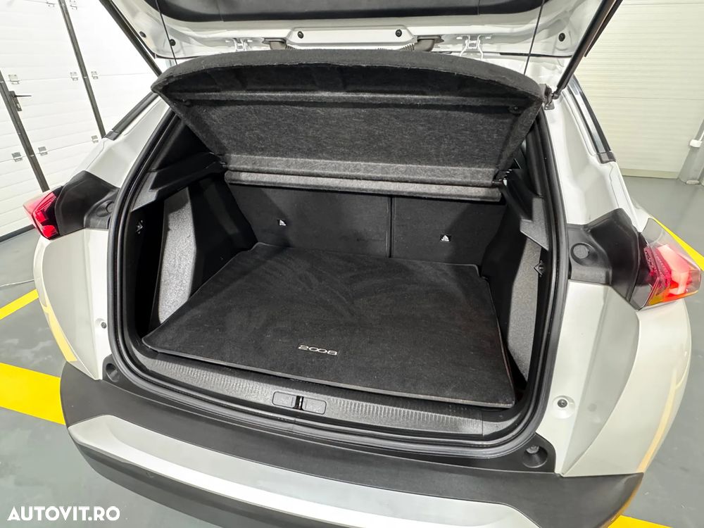 Peugeot 2008 — 25