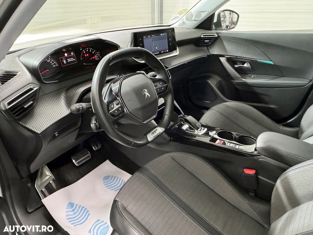 Peugeot 2008 — 9