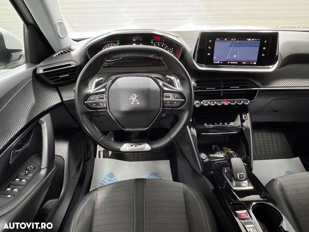 Peugeot 2008 — 11