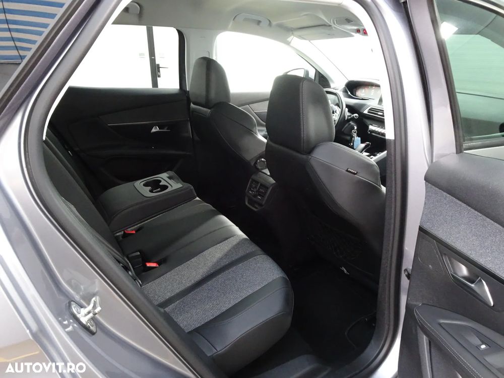 Peugeot 3008 — 12